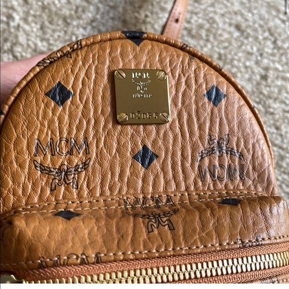 MCM MINI Shark convertible backpack - Picture 8 of 16